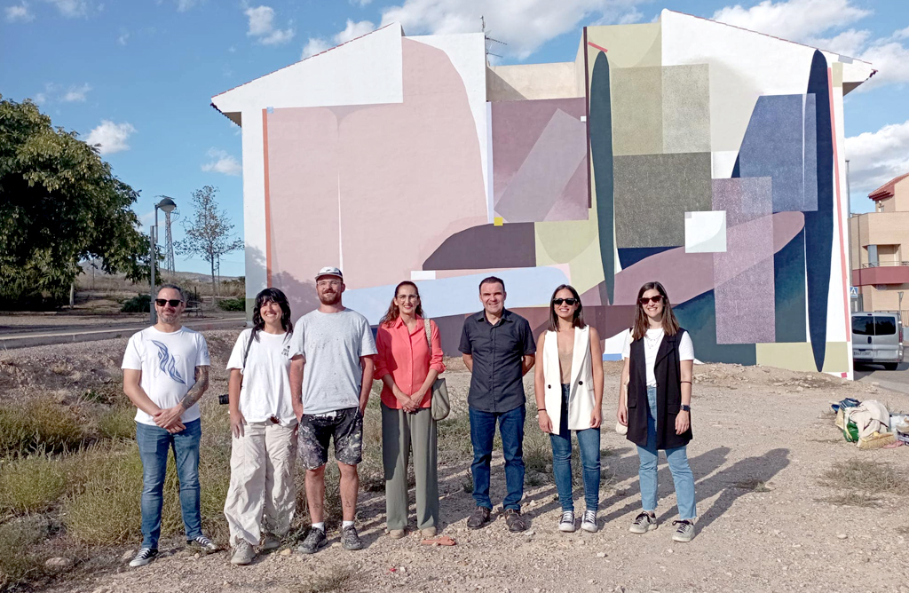 Totana ya tiene un nuevo mural de grandes dimensiones en la zona de la Ramblica